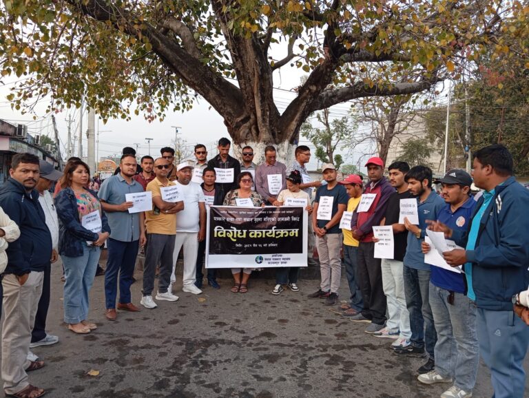 पत्रकार सुरेश रजकको हत्याको विरोधमा महेन्द्रनगरमा विरोध र्‍याली