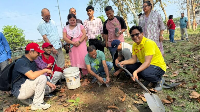 महेन्द्रनगरमा गणतन्त्र दिवसको अवसरमा प्रेस चौतारी नेपालद्धारा वृक्षारोपण