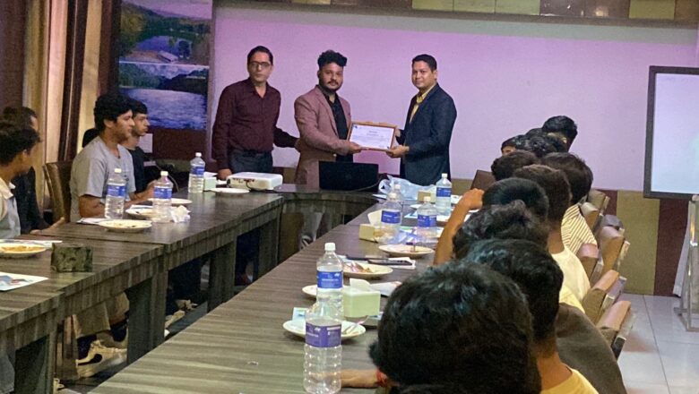 मेधावि सेकेण्डरी स्कूलका विज्ञान शिक्षक सम्मानित