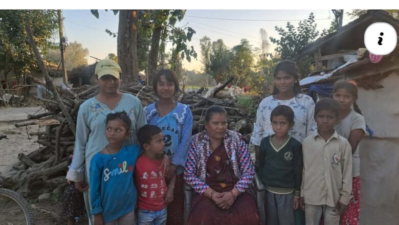 बेलडाडी गाउँपालिकाका उपाध्यक्ष शान्तिनाथ घर दैलोमा