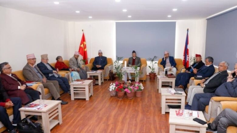 विधान संशोधन नगर्ने एमालेको निर्णयपछि १०३ नेतासहित शीर्ष तहमै ‘व्यवस्थापन चुनौती’