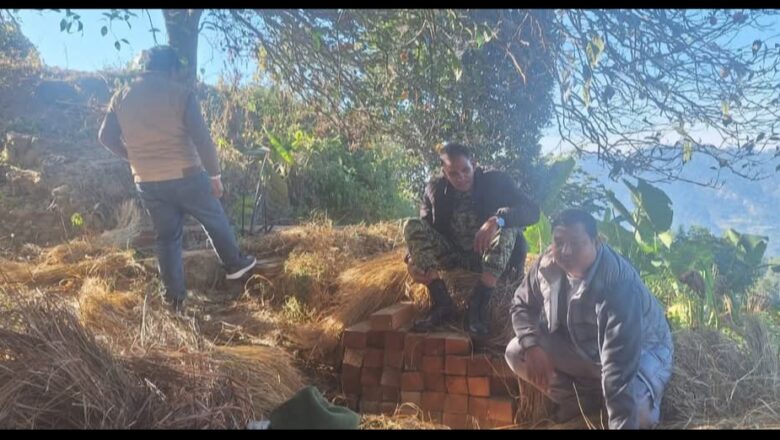 तस्करको भागाभाग, १२८ क्यूफिट अवैध साल काठ बरामद