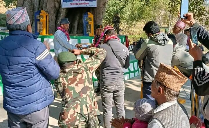 नेपाली सेनाद्वारा बैतडीको देवलहाटस्थित ऐतिहासिक पीपल चौतारो पुनःनिर्माण