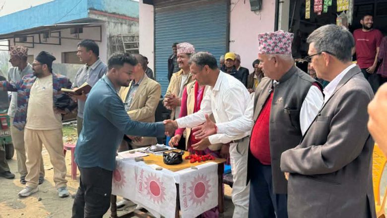 चुनाव नजिकिँदै जादाँ एमाले प्रवेश गर्नेको लर्को महेन्द्रनगर ।