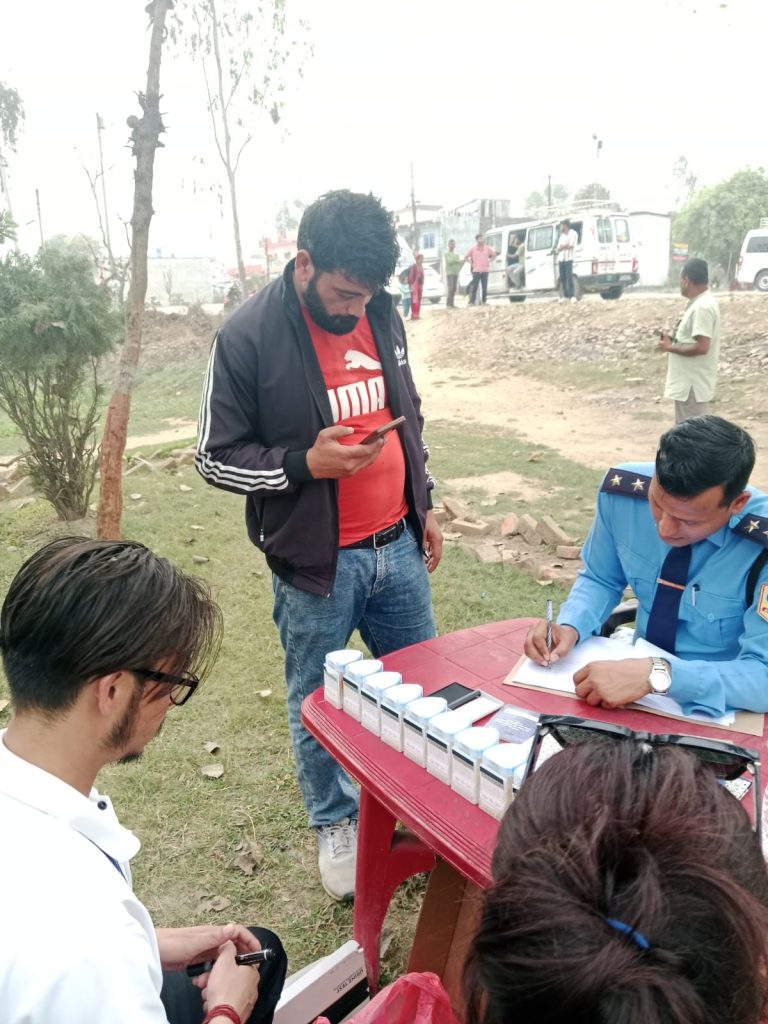 कञ्चनपुरमा सवारी चालकको लागूऔषध परीक्षण, १८ मध्ये ३ जनामा पोजिटिभ