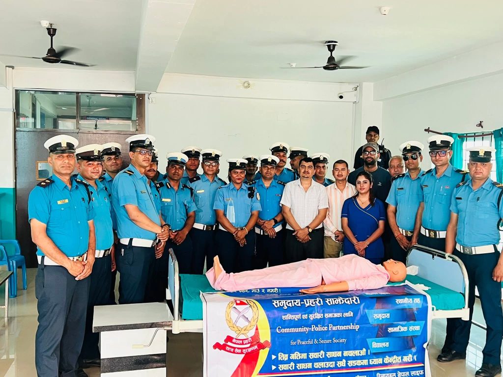 कञ्चनपुर ट्राफिक प्रहरीलाई मन्त्र हस्पिटलद्वारा जीवनरक्षक (BLS) तालिम प्रदान